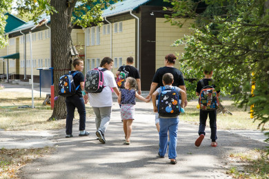Тысячи детей получат рюкзаки, форму и канцтовары бесплатно благодаря акции «Собери ребенка в школу»— что нужно знать