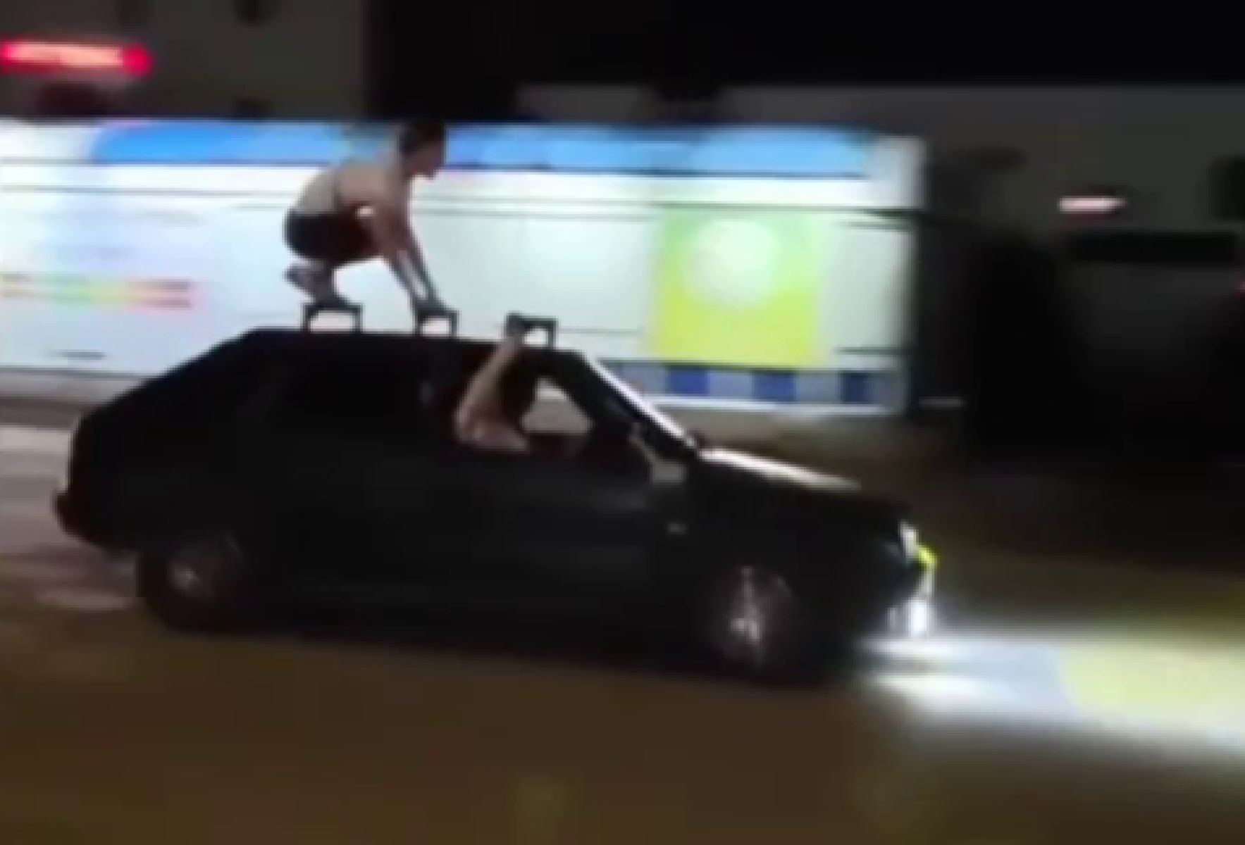 Безумный поступок воронежцев на дороге попал на видео