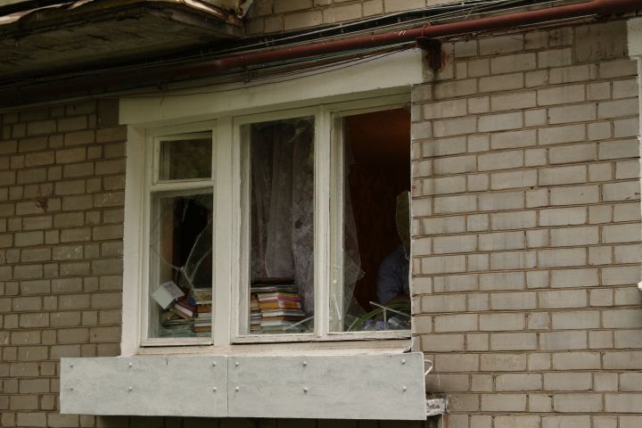 В Курске двухлетний мальчик выпал из окна