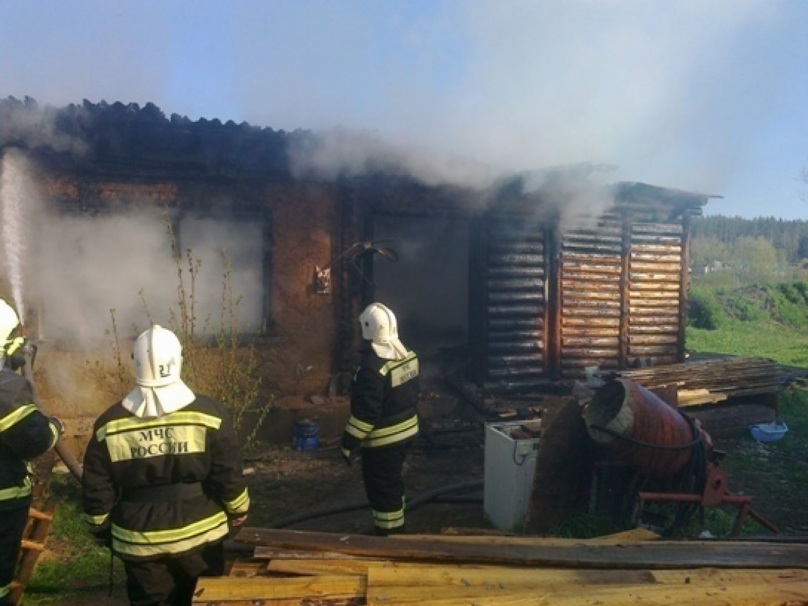 21-летняя девушка получила ожоги рук после пожара в Воронежской области