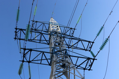 Воронежэнерго напоминает: находясь в охранных зонах ЛЭП, следует соблюдать предельную осторожность! 