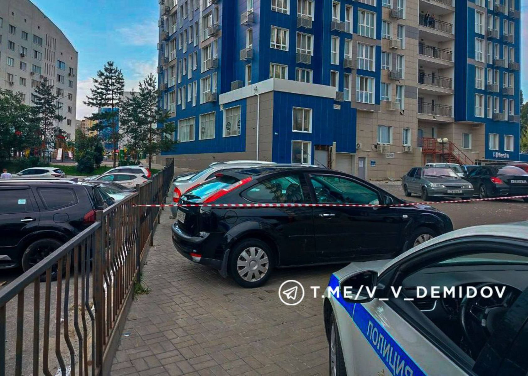 Поврежденную дроном высотку в Белгороде начали восстанавливать