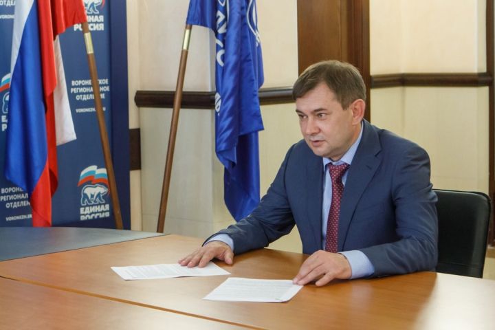 Спикер Воронежской облдумы Владимир Нетёсов помог жителям региона с решением вопросов благоустройства и ЖКХ 