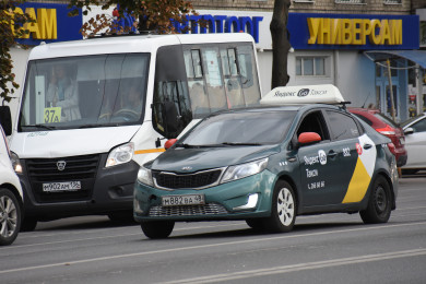 Цены на такси подскочили на фоне отключения интернета в Воронеже