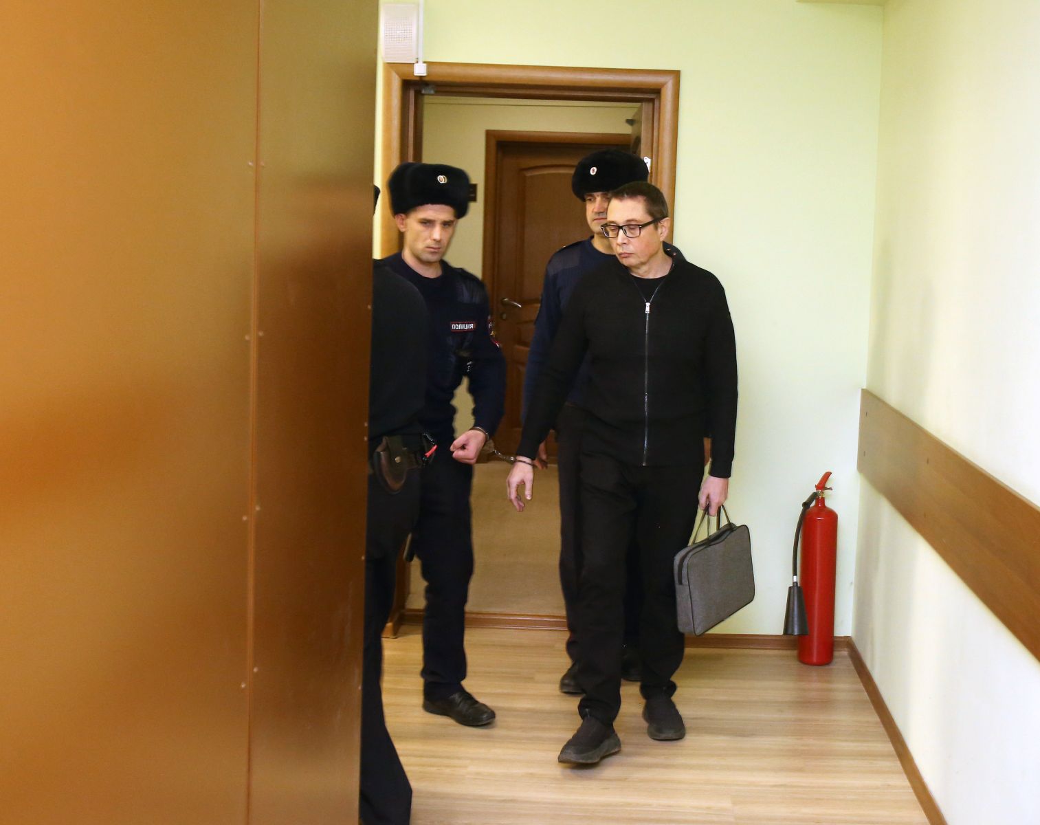 Выяснилось, выйдет ли из-за решётки экс-ректор ВГУ, обвиняемый в распространении порно