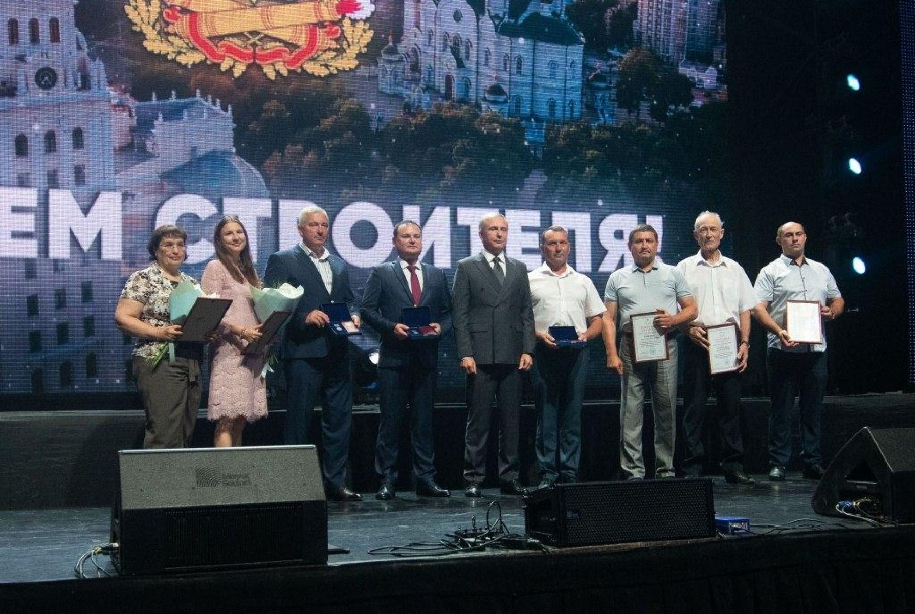 Более сотни сотрудников ДСК получили награды в&nbsp;преддверии Дня строителя