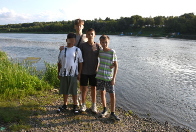 «Мне не надо славы, просто пусть пишут правду»: Кто на самом деле спас 2 тонувших мальчиков