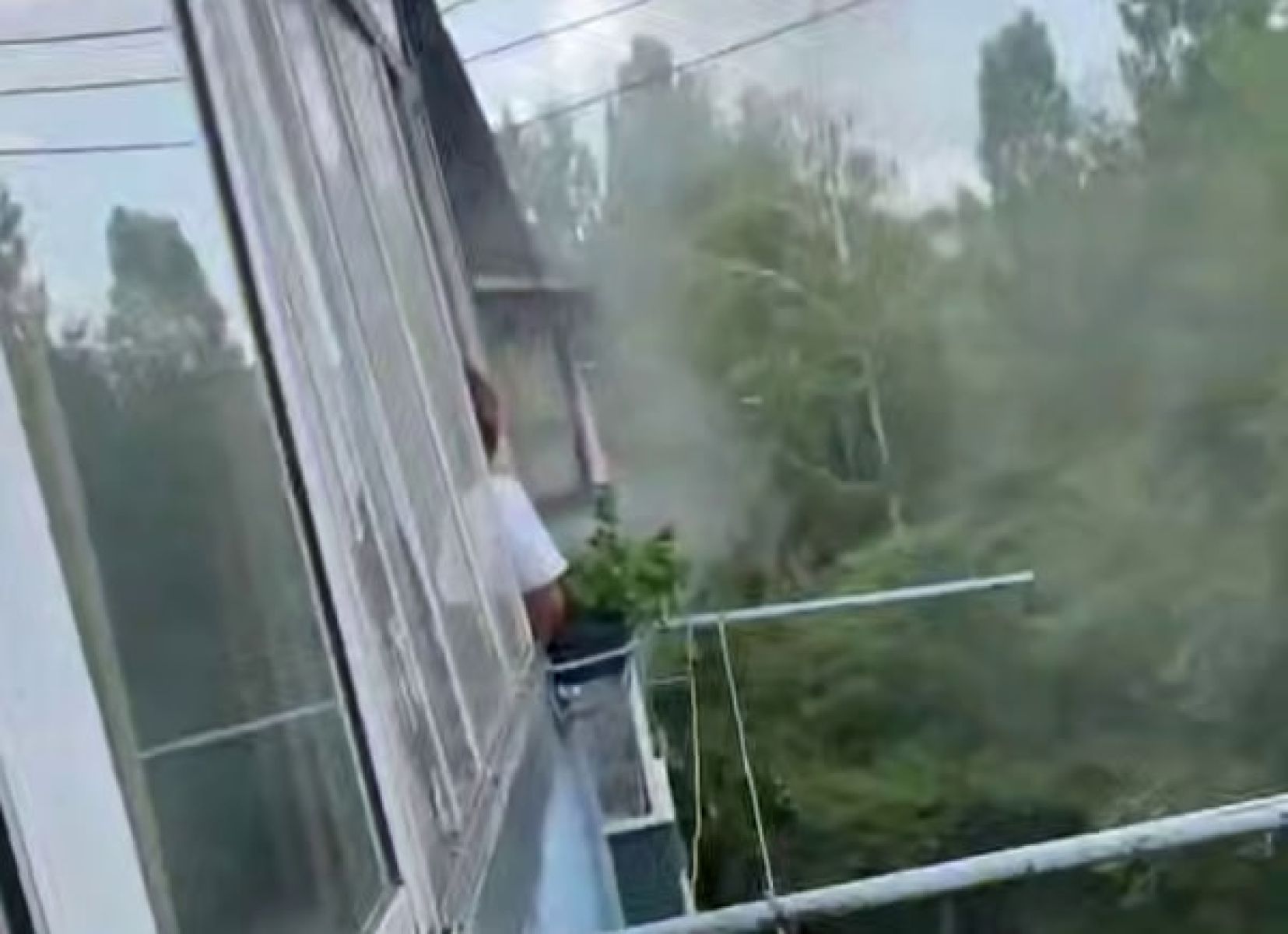 Жилой дом полыхает в&nbsp;Воронеже (ВИДЕО)