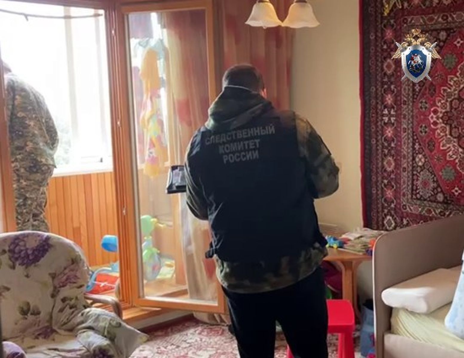 Мать убила 3-летнюю малышку и младшеклассника и покончила с собой