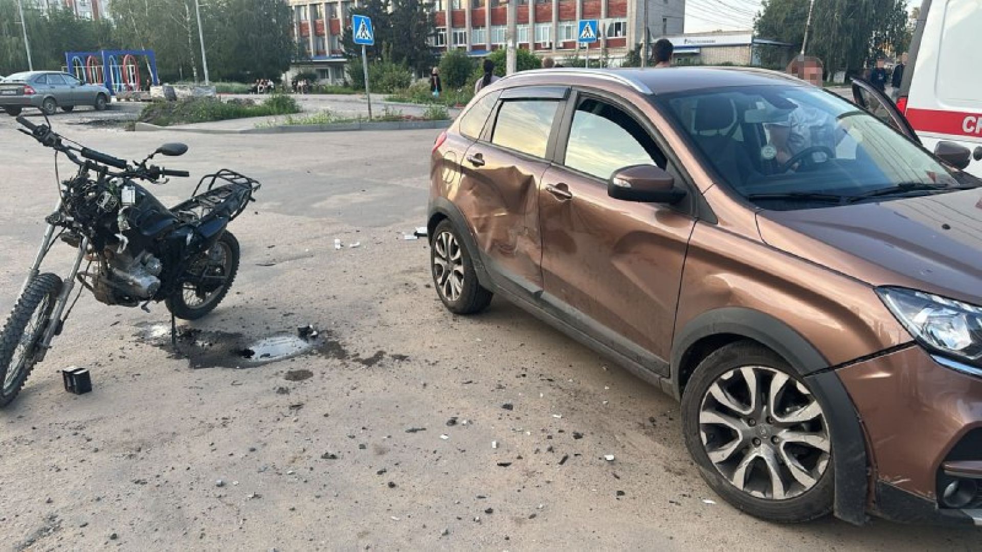 15-летний мотоциклист и две девочки пострадали в ДТП под Воронежем