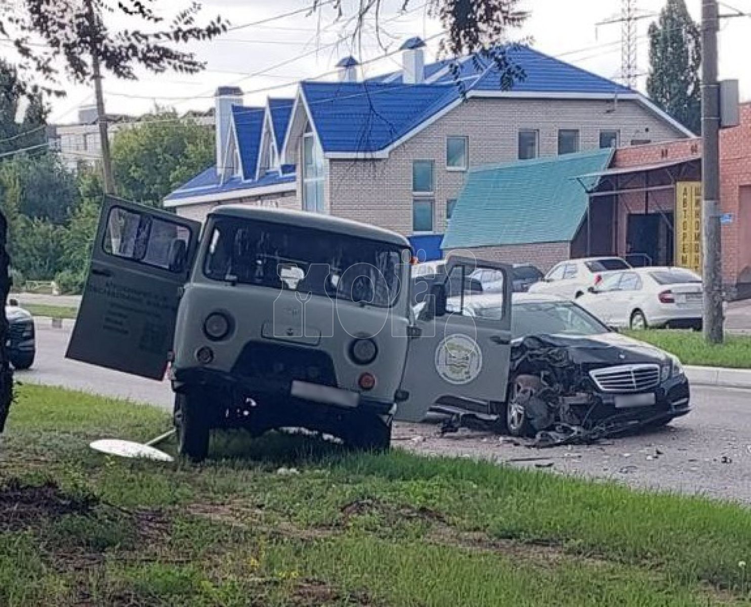 Стали известны подробности жёсткой аварии с&nbsp;«Мерседесом» и&nbsp;«буханкой»