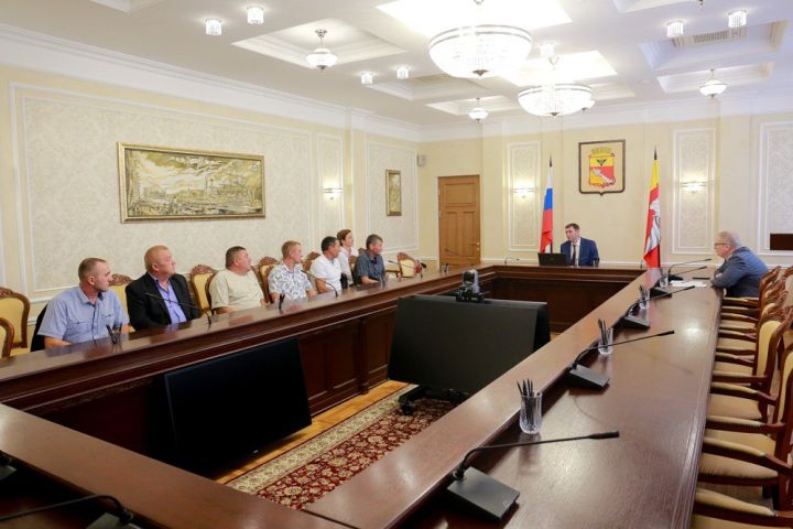 Почему в комбинатах благоустройства хотят работать, рассказал воронежский мэр 
