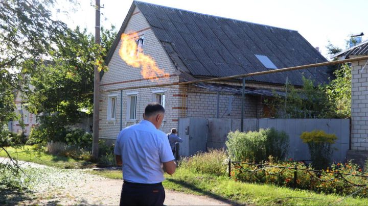 Рыльск подвергся обстрелу: жилые дома и коммуникации получили повреждения