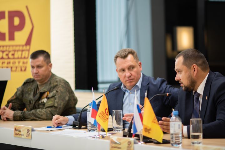 Стадион за 40 млрд или безопасность: в Воронеже предложили решение «полицейской проблемы»  