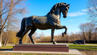 Бронзовый памятник коню за 20 миллионов построят в Воронежской области