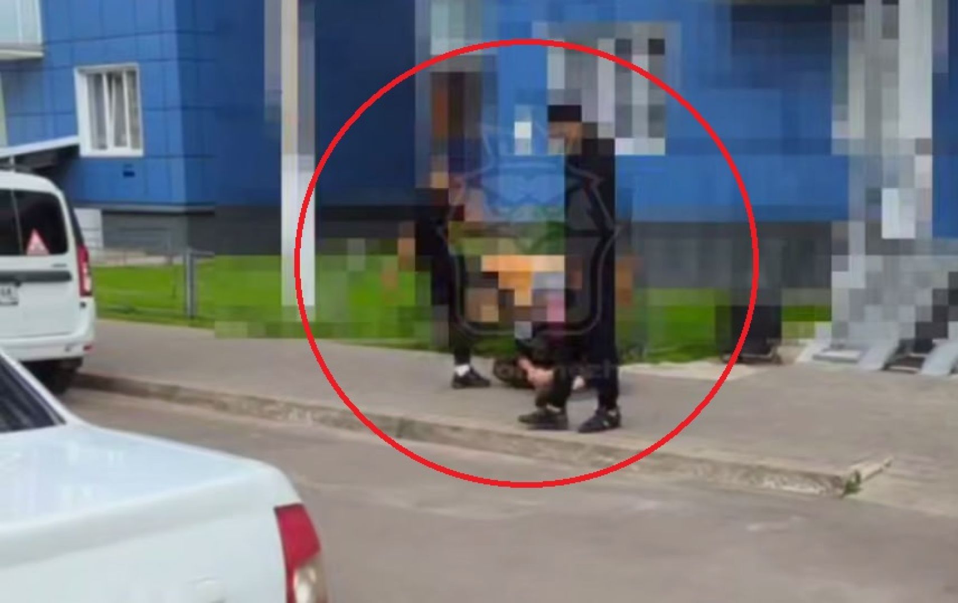 Ударил ногой в&nbsp;голову. О драке в&nbsp;воронежском ЖК сообщили очевидцы