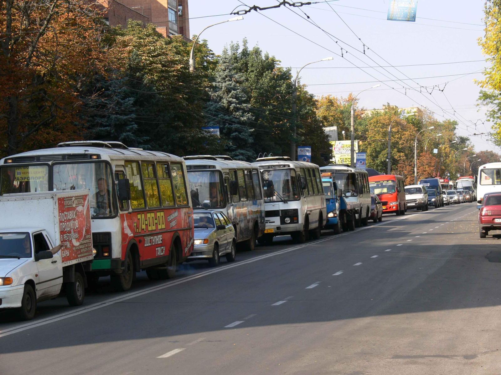 Жуткий затор образовался на въезде к мосту в Воронеже