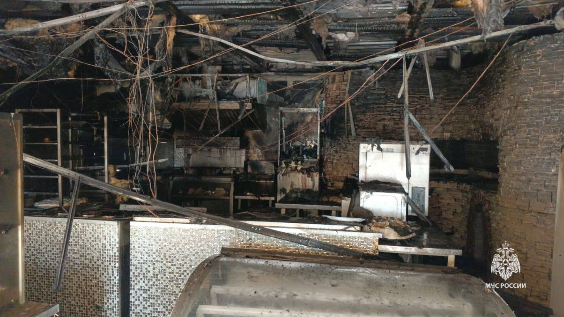 В Липецке из горящего кафе выбегали посетители