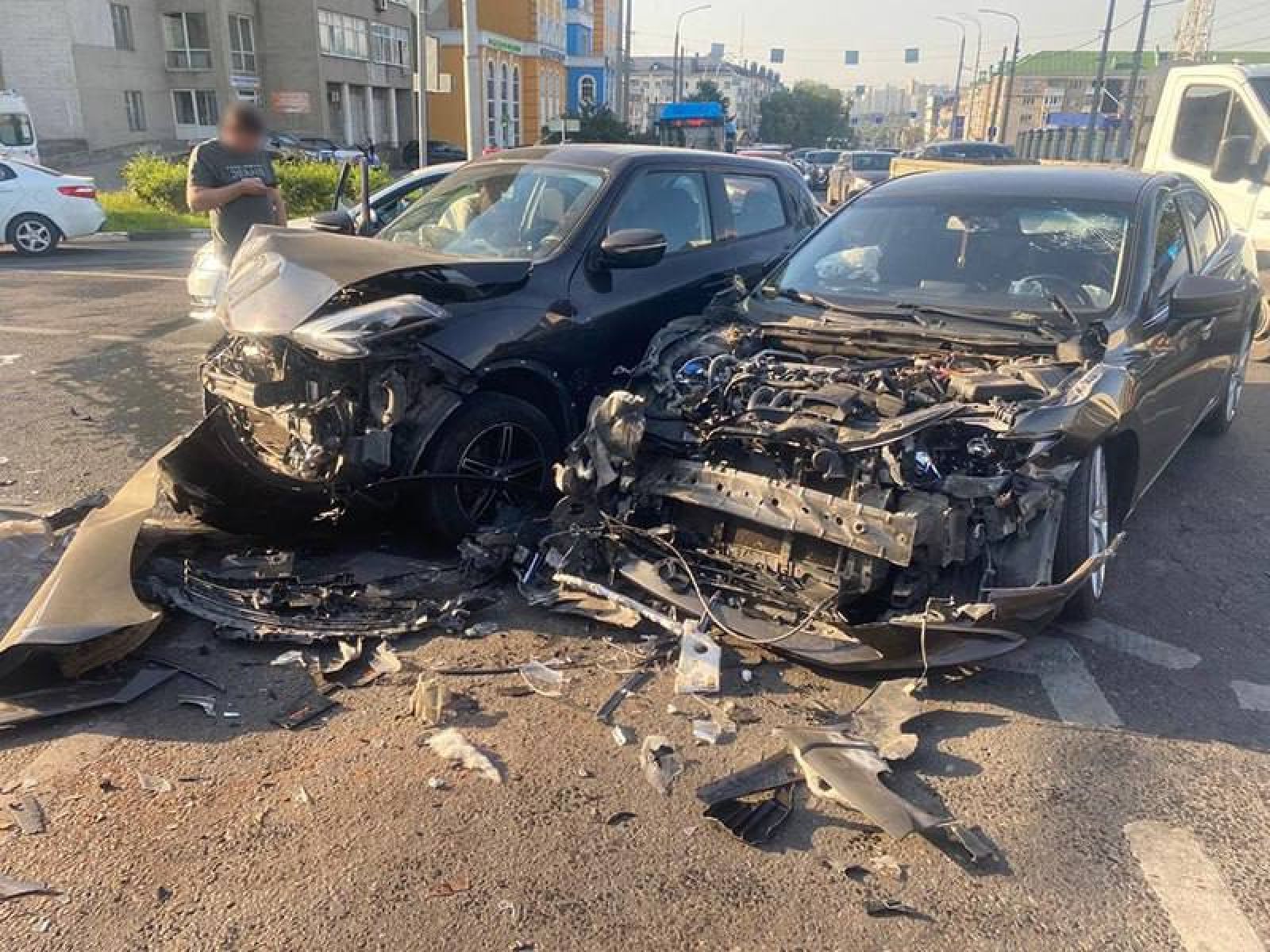 В Белгороде полиция расследует обстоятельства массового ДТП с опрокидыванием микроавтобуса