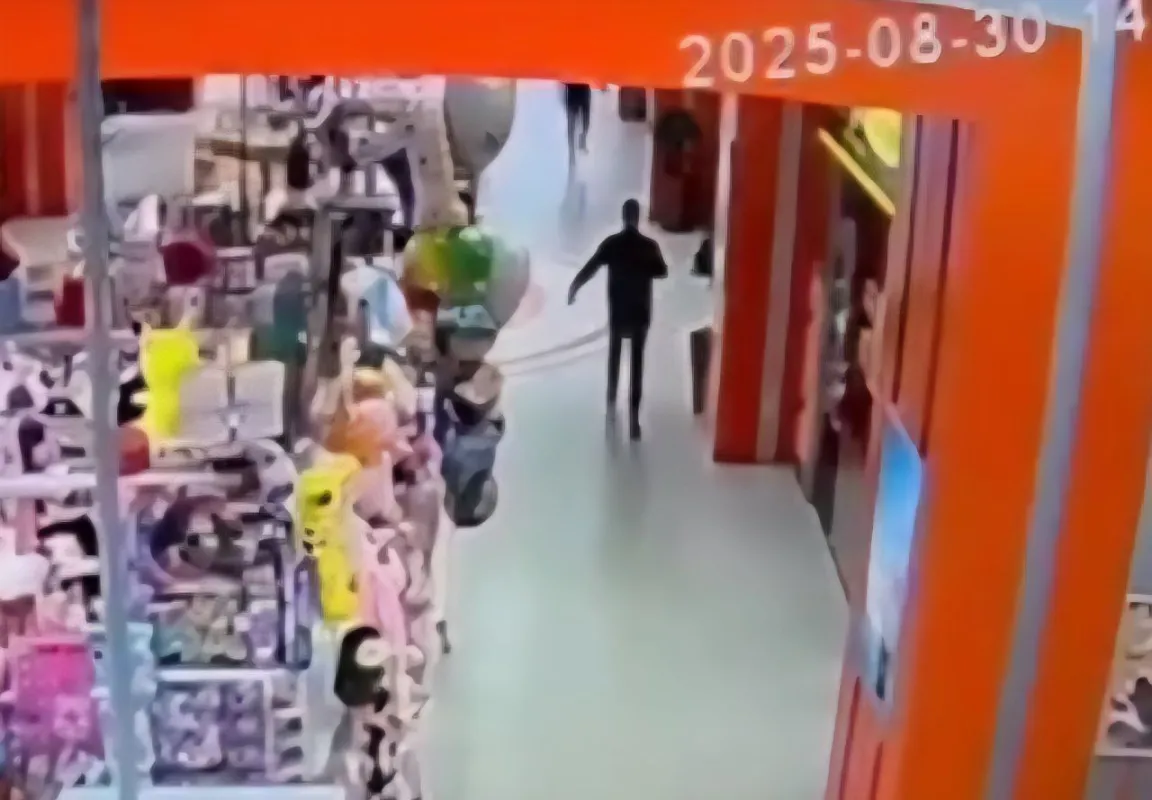 Погоню за дерзким 18-летним грабителем сняли на видео в Воронеже
