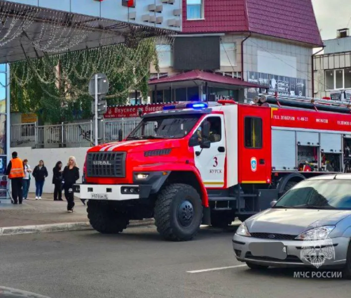 В Курске в ТЦ произошло задымление из-за короткого замыкания