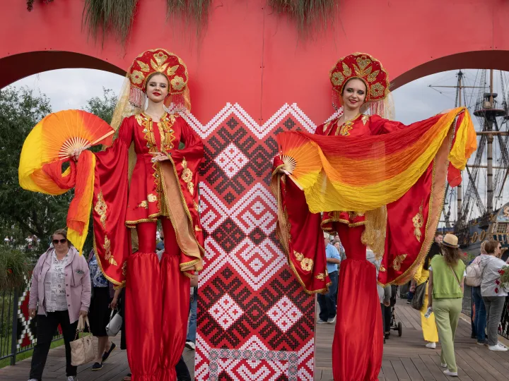 От пауков до заплывов «драконов»: что происходит на «Городе-саде» в Воронеже