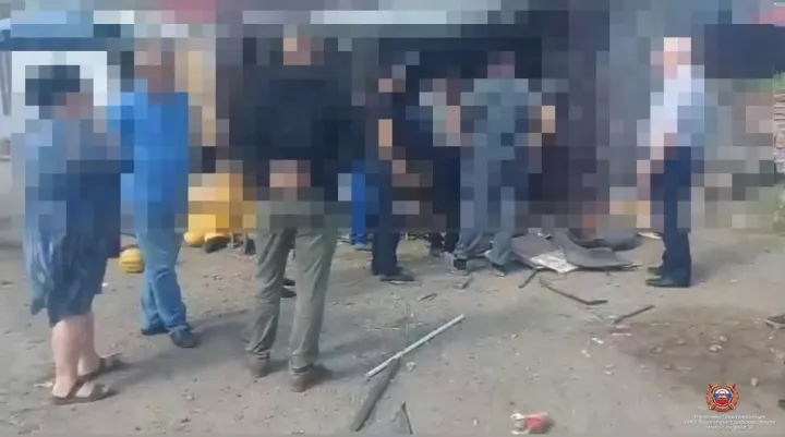 В Белгороде водитель «Лады» врезался в торговую лавку с продавцом и скрылся с места ДТП