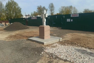 Главное за ночь. Мигрант, справлявший нужду у храма, закидал священника камнями 