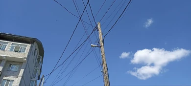 Воронежские энергетики «Россети Центр» предупреждают о недопустимости самовольного монтажа оборудования на опорах линий электропередачи 