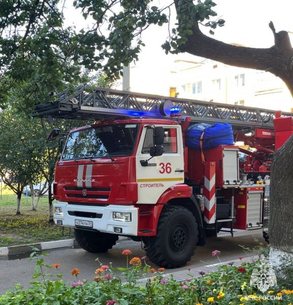 На производственном предприятии в Белгороде девять брандмейстеров тушили пожар