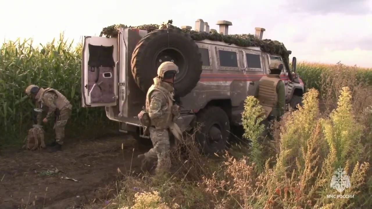 МЧС обезвредило почти 15 тысяч взрывоопасных предметов в курском приграничье