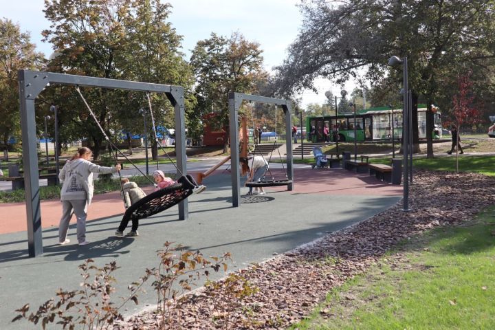 В Курске благоустроили сквер на улице Гагарина в рамках нацпроекта