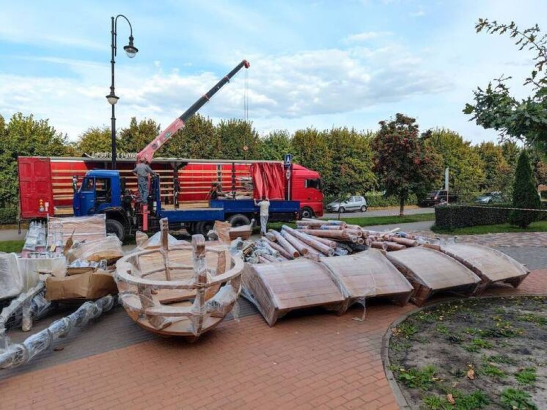 В детский городок «Лукоморье» на Набережной Тамбова завезли новые аттракционы