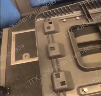 Воронежские вандалы разбирают электробус по частям