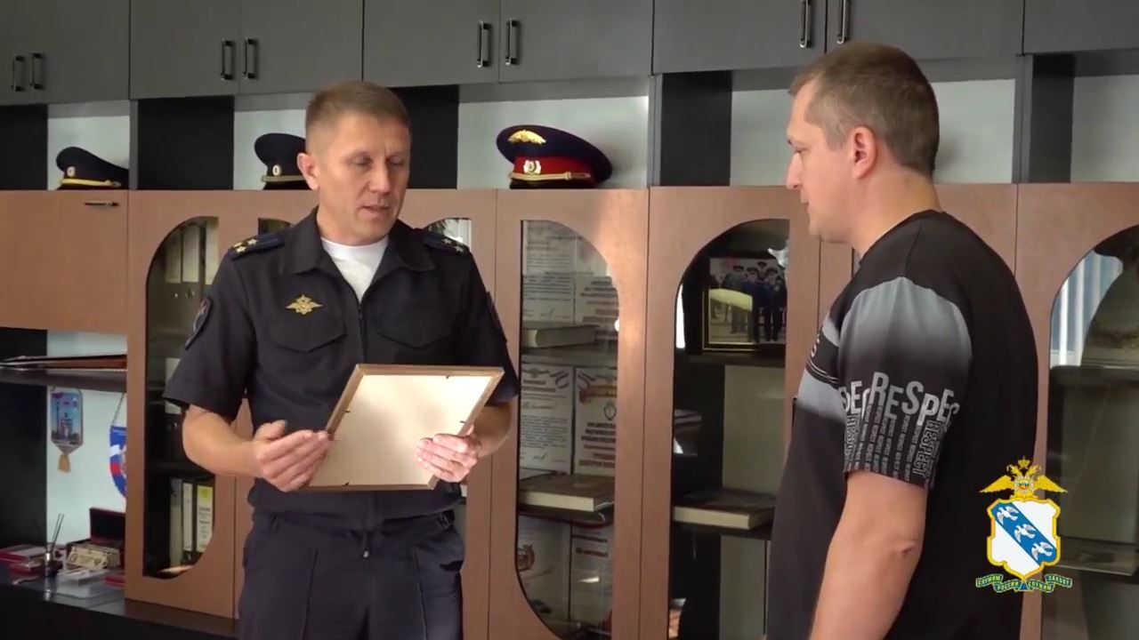 Бдительность таксиста помешала мошенникам обмануть пенсионерку в Курске