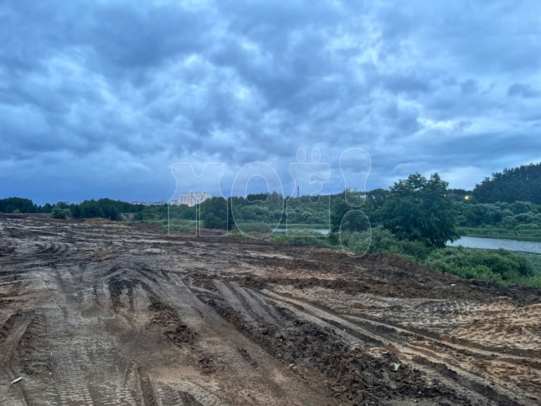 «Они уничтожают почву!» Воронежцы бьют тревогу из-за тяжёлой техники у местного озера&nbsp;