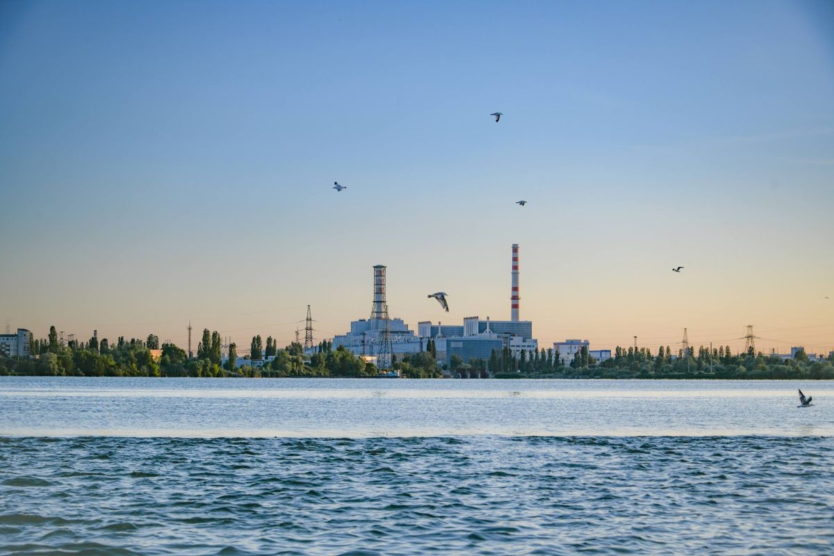 На Курской АЭС подтвердили нормальный радиационный фон после инцидента с дроном