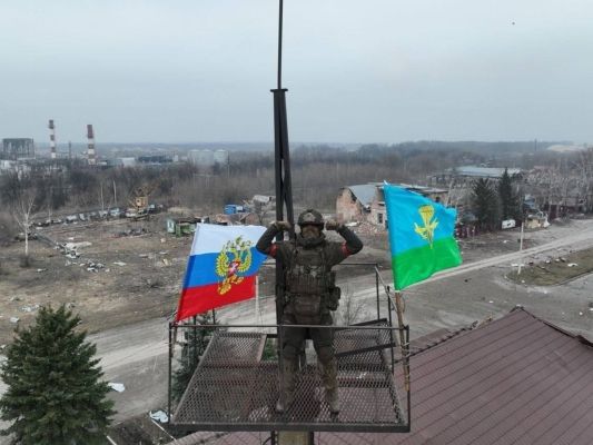 Водрузивший флаг под Суджей боец из Бурятии стал Героем России