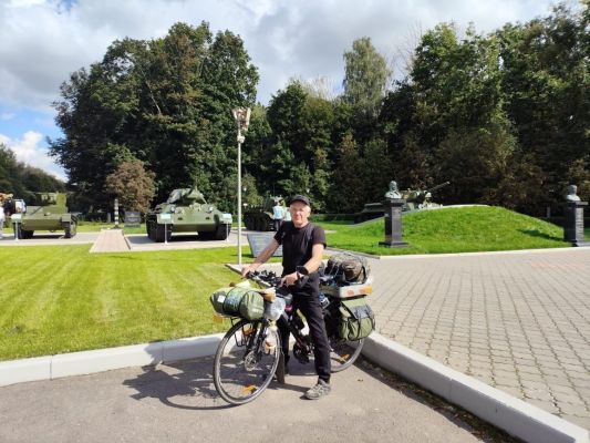 Курский пенсионер за 9 дней проехал на велосипеде до Москвы и обратно