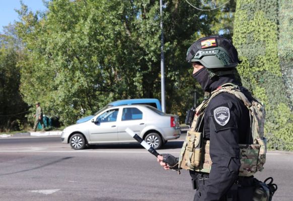 Жительница Санкт-Петербурга пыталась спрятать наркотики во рту при проверке курскими силовиками