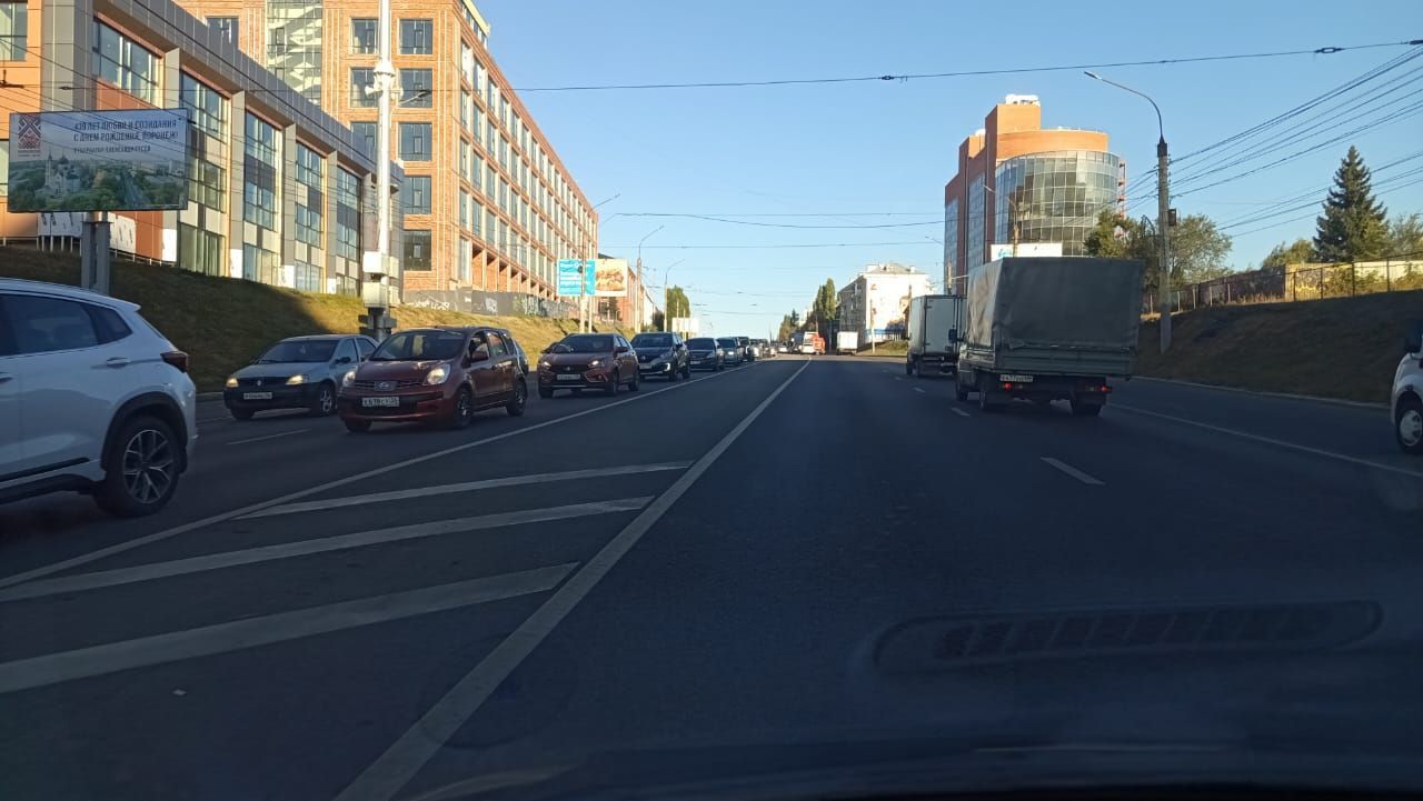 Пробка сковала въезд на мост в Воронеже&nbsp;