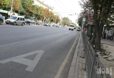 Воронежский общественник высказался о выделенке на улице 9 Января, вызывающей пробки