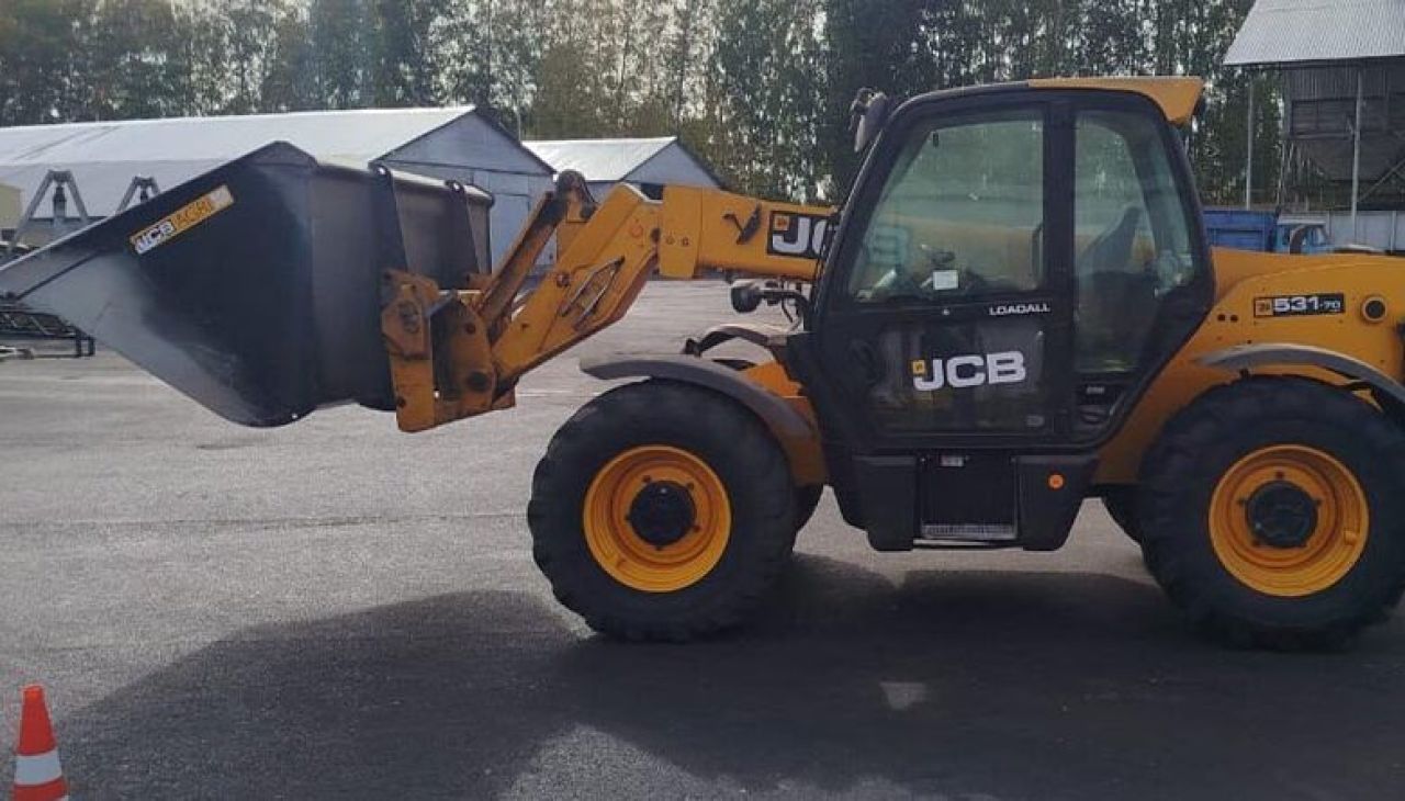 Водитель погрузчика насмерть задавил рабочего в Умётском округе