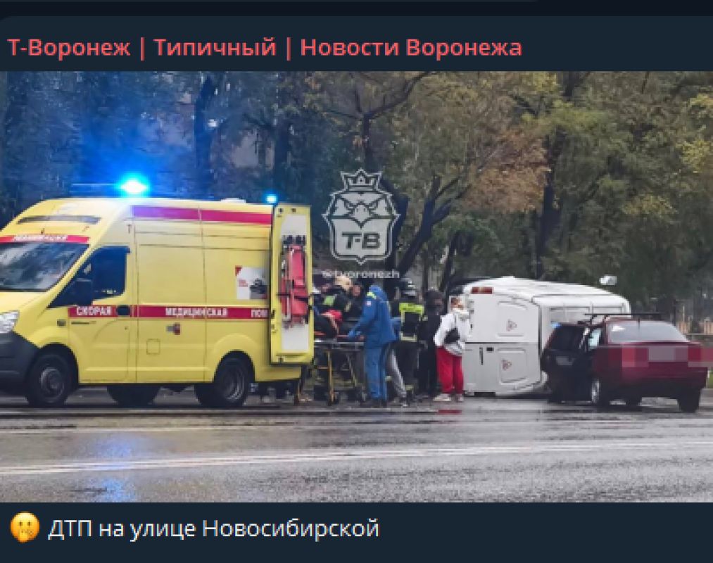 «Лопнуло колесо». Воронежцы сообщили о&nbsp;ДТП с&nbsp;перевернувшейся «ГАЗелью» (ВИДЕО)