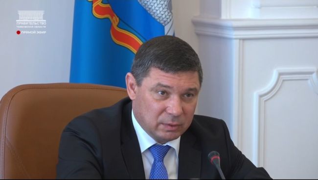 Первышов объявил замечания сразу двум своим заместителям