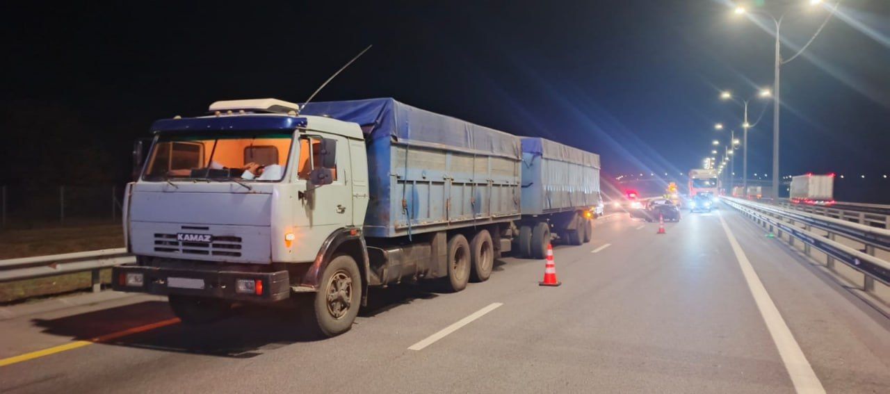 2-летний и 3-летний малыши ранены в страшной аварии с КамАЗом на воронежской трассе