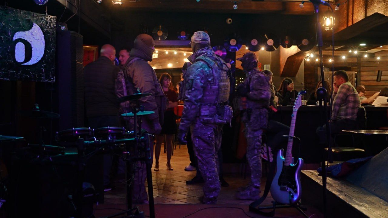 Полицейские нагрянули в увеселительные заведения Воронежа