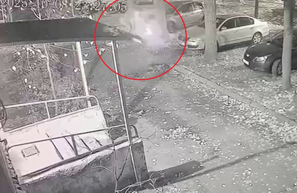 Пожилой мужчина сжёг иномарку молодой воронежанки (ВИДЕО)