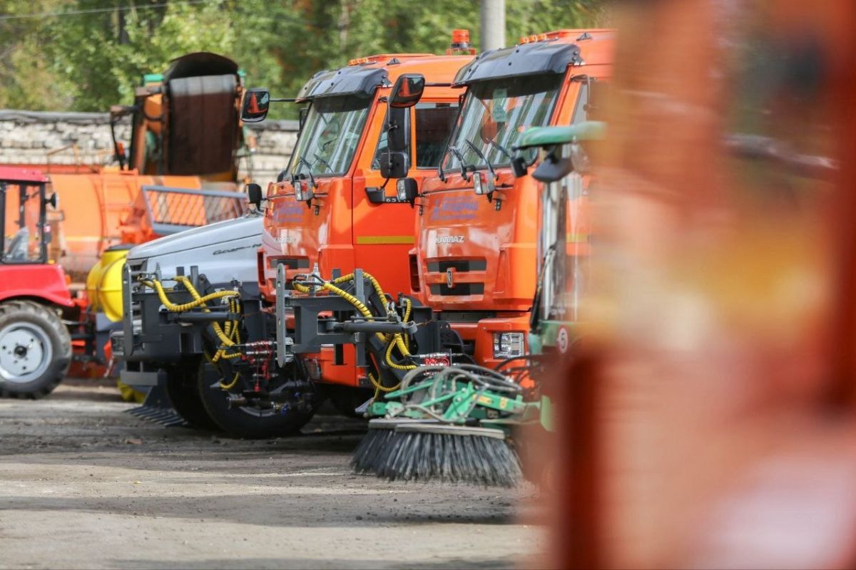 Чем зимой будут обрабатывать улицы Воронежа, рассказал мэр
