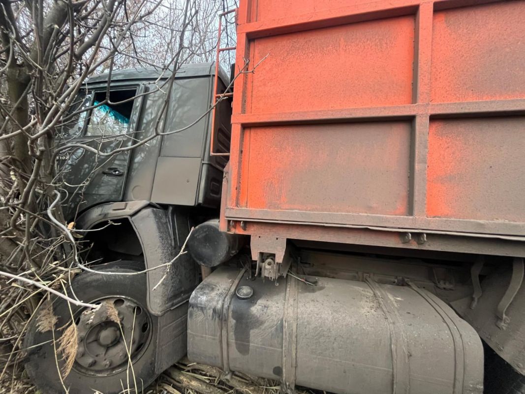 Грузовик перевернулся на воронежской трассе: есть раненый&nbsp;